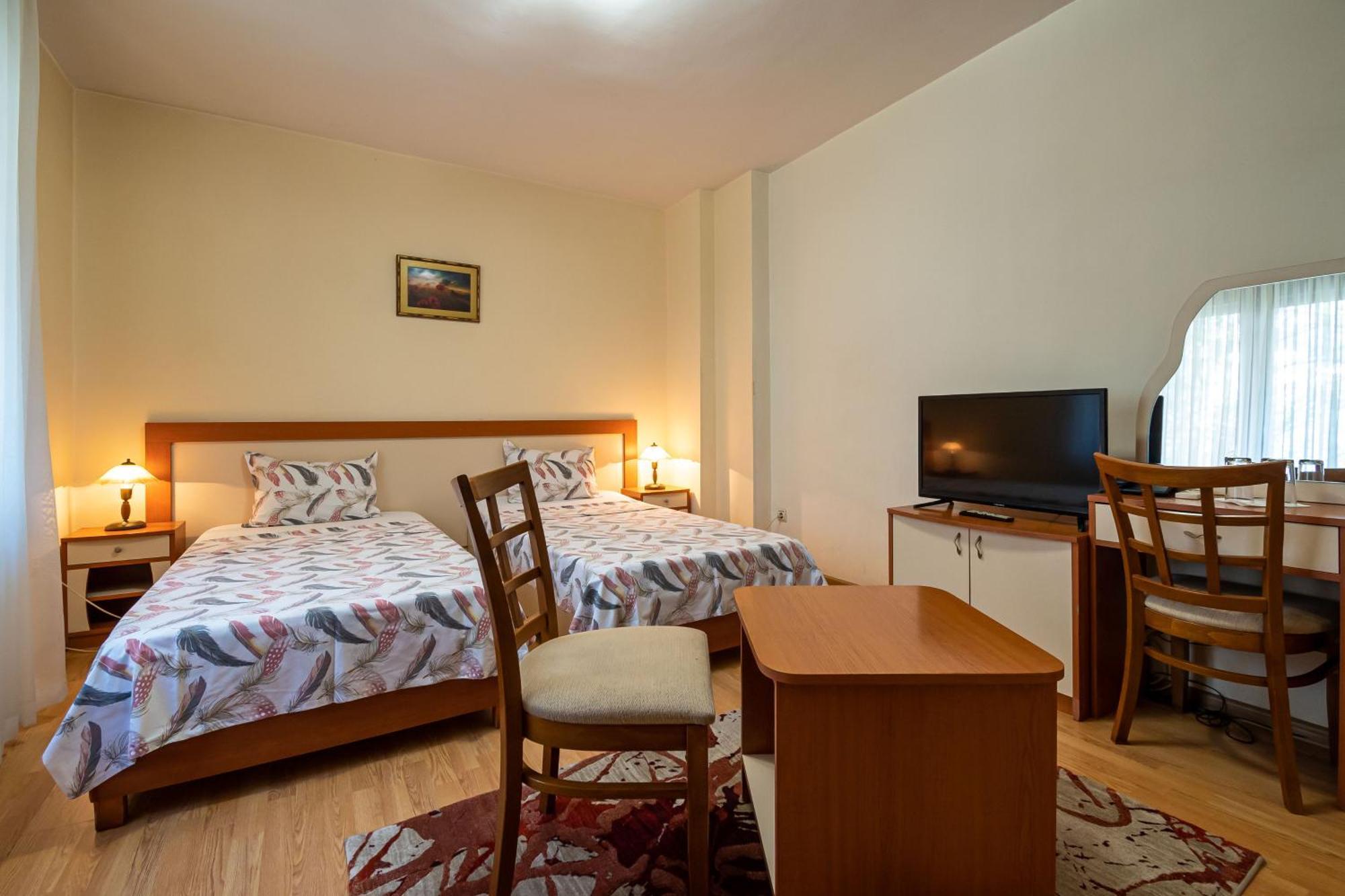 Primavera 1 Hotel Pazardzhik Exterior foto