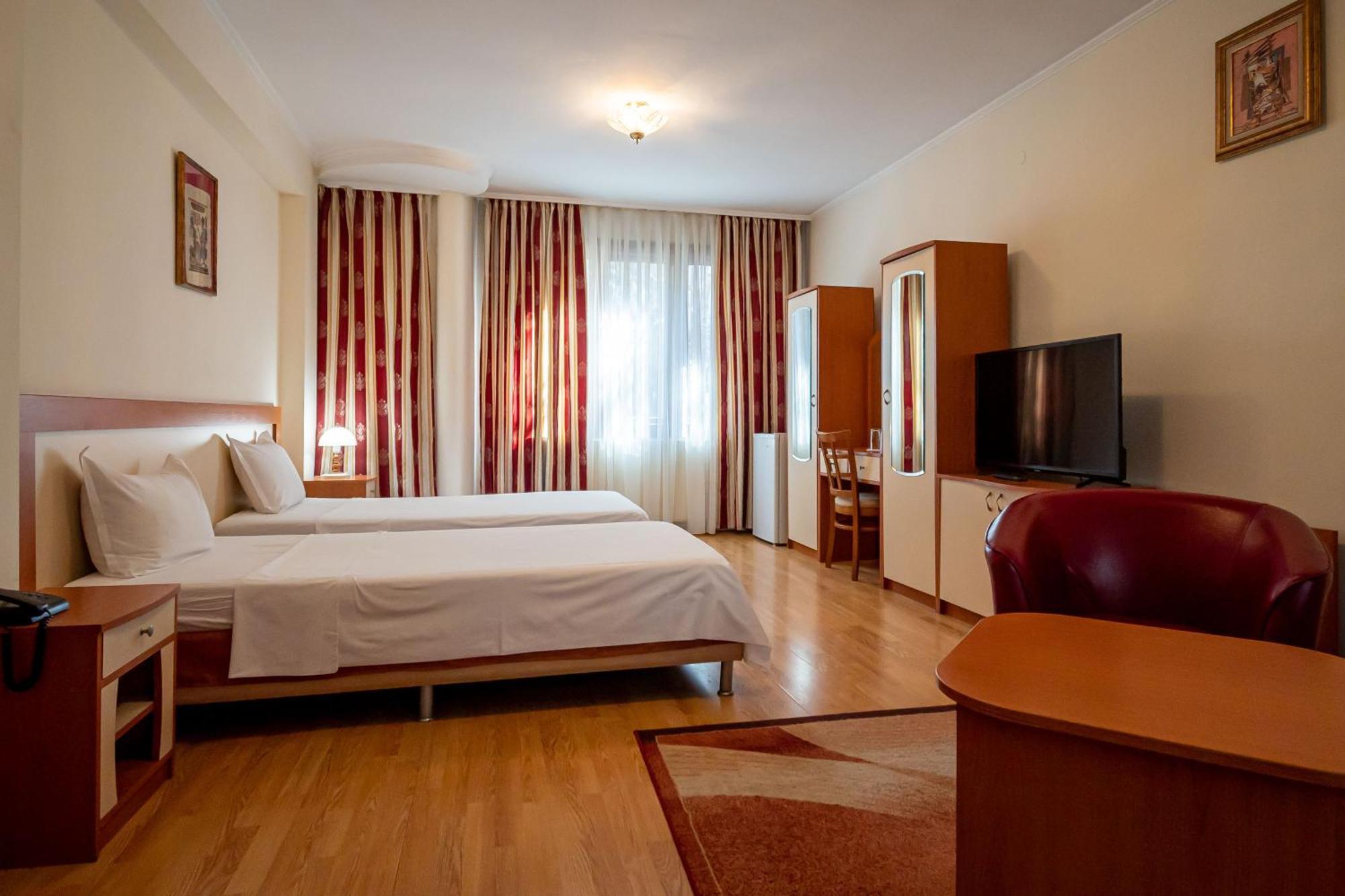 Primavera 1 Hotel Pazardzhik Exterior foto